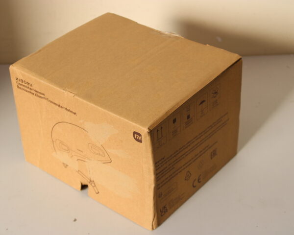 SALE OUT. Xiaomi Mi Commuter Helmet (Black) M | Xiaomi Mi Commuter | Helmet | 6 month(s) | Black | DAMAGED PACKAGING