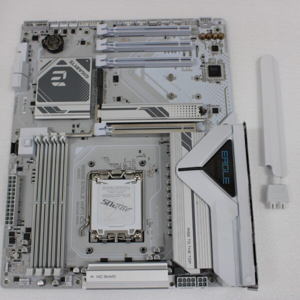 SALE OUT. Gigabyte USED, REFURBISHED, WITHOUT ACCESSORIES, ONLY BACK PANEL, AND ANTENA INCLUDED