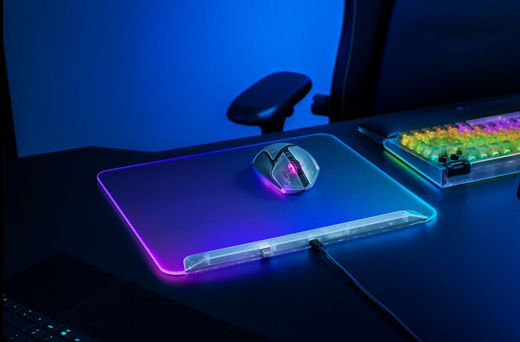 Razer RGB Gaming Mouse Mat | Firefly V2 Pro | Phantom White Edition - Image 10