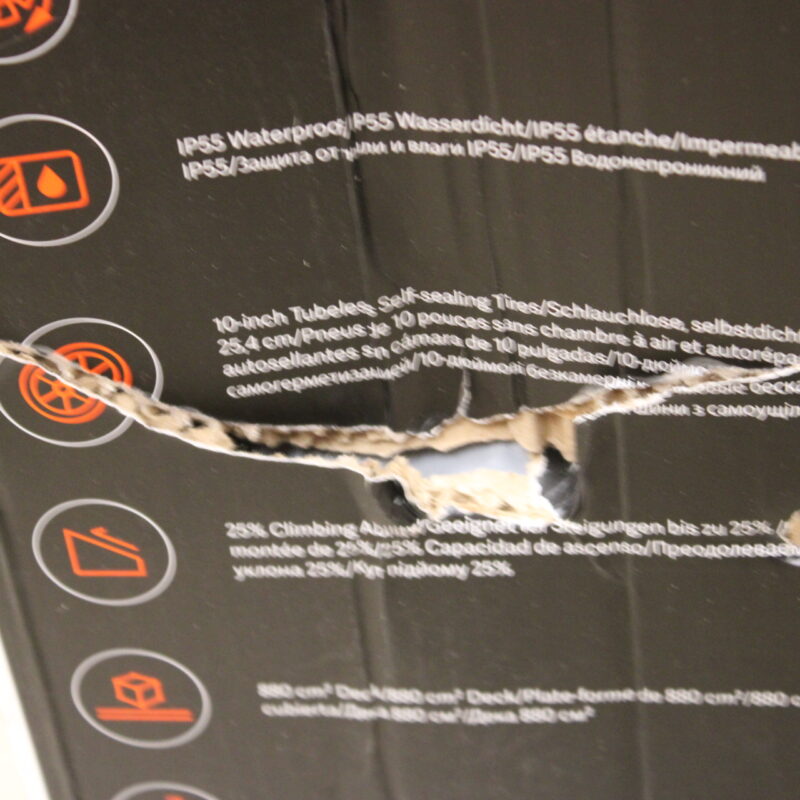 SALE OUT. | SALE OUT. SALE OUT. Xiaomi Electric Scooter 4 Ultra EU | 500 W | 25 km/h | 10 " | 22 month(s) | DAMAGED PACKAGING - Image 4