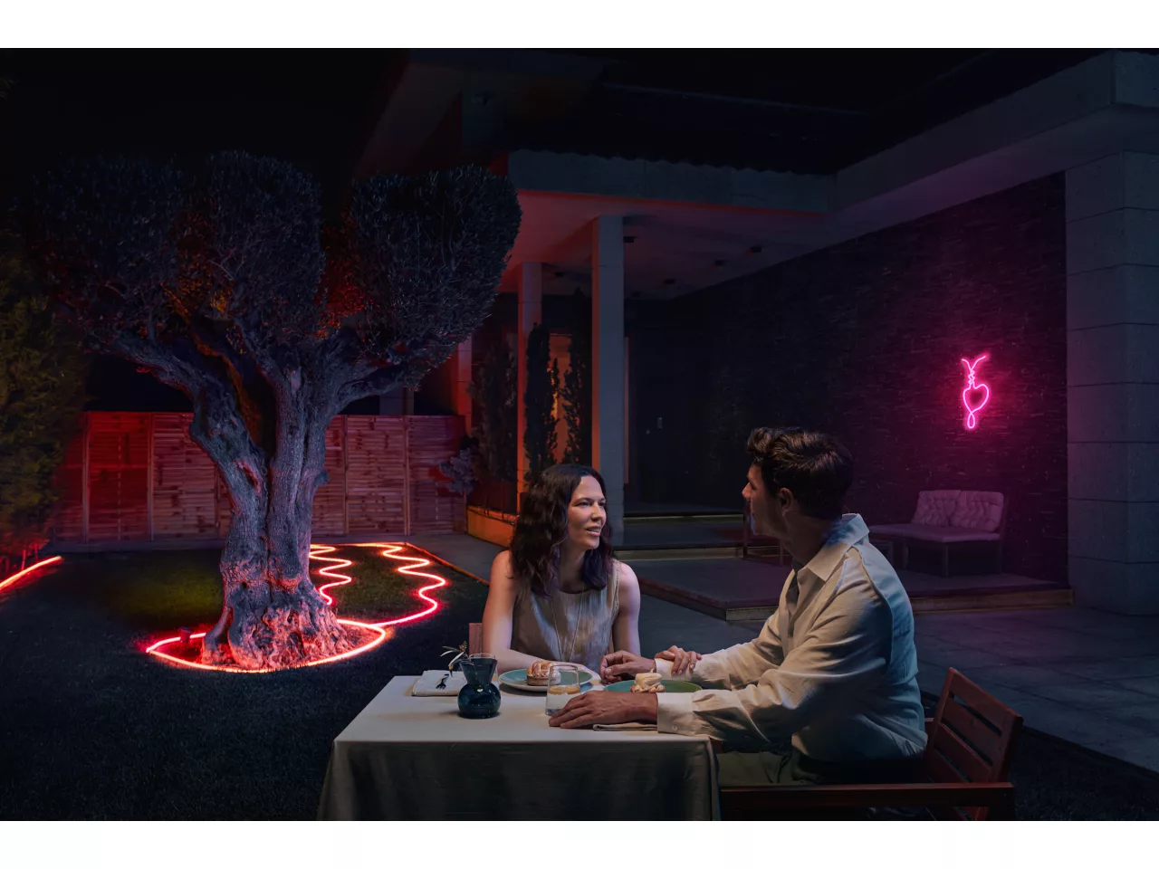 Philips Hue Neon Lightstrip for outdoor use, 5 m | 30 W | Bluetooth, Zigbee - Image 6