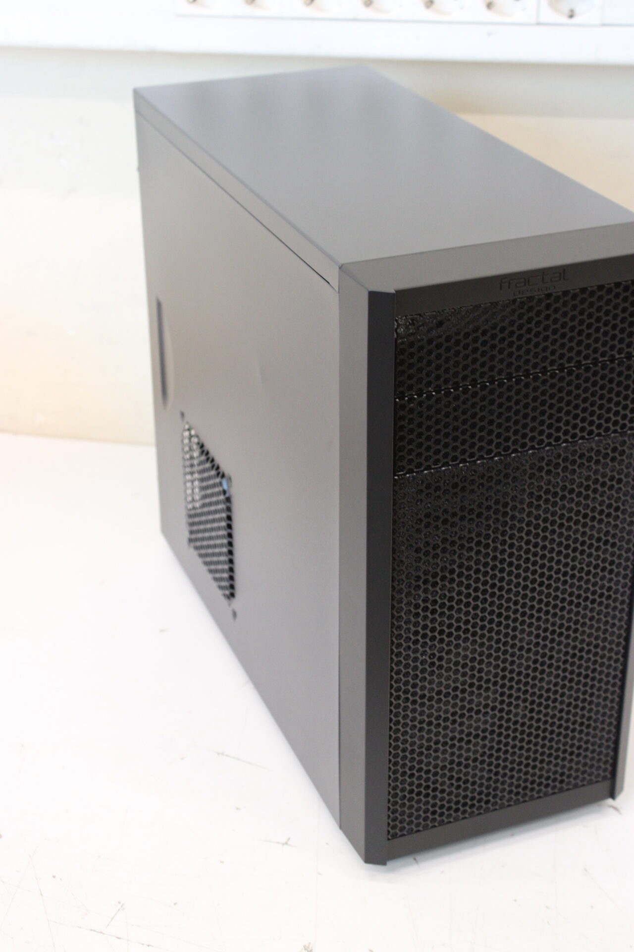 SALE OUT. Fractal Design | Core 1000 USB 3.0 | Black | Micro ATX | DAMAGED PACKAGING, BENT ON THE SIDE | Power supply included No - Image 4