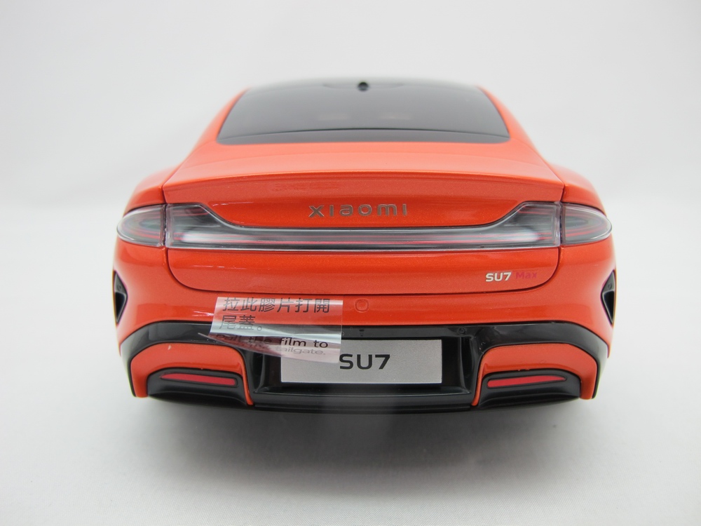 Xiaomi SU7 1:18 Die-cast Model Car | Lava Orange | Zinc alloy, ABS, SAN and PVC - Image 5