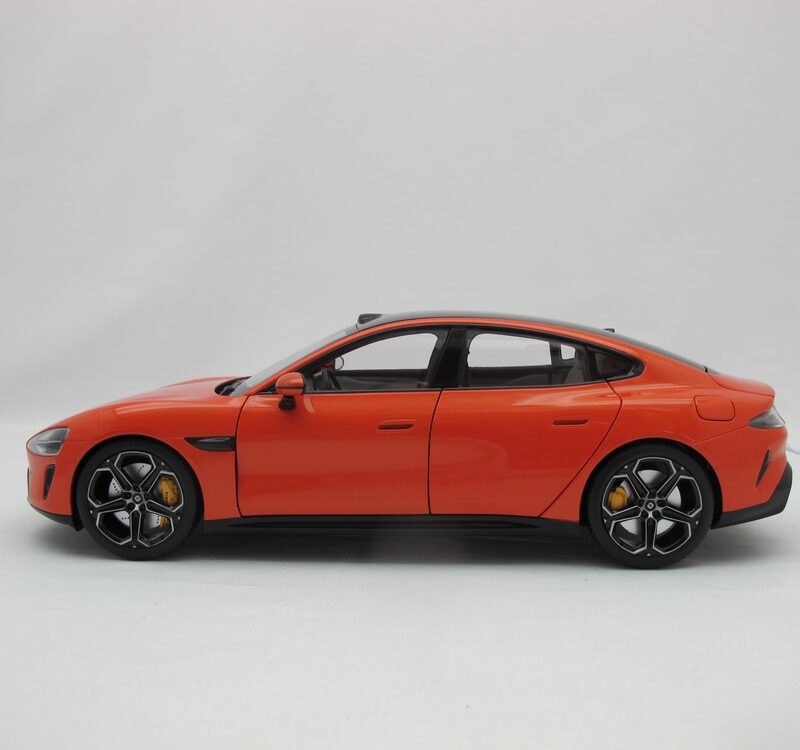 Xiaomi SU7 1:18 Die-cast Model Car | Lava Orange | Zinc alloy, ABS, SAN and PVC - Image 6