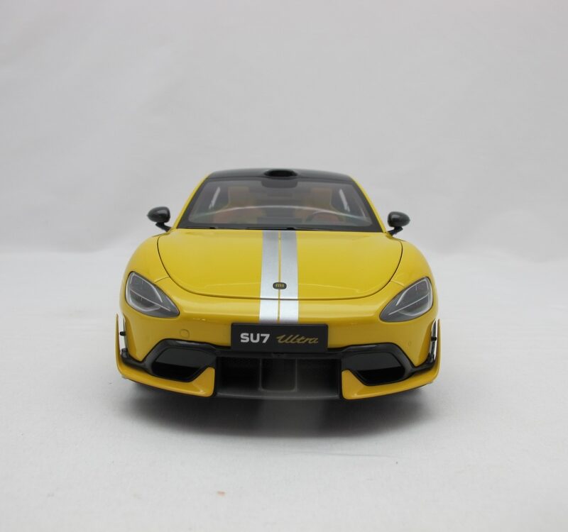 Xiaomi SU7 Ultra 1:18 Die-cast Model Car | Lightning Yellow | Zinc alloy, ABS, SAN, PVC - Image 3