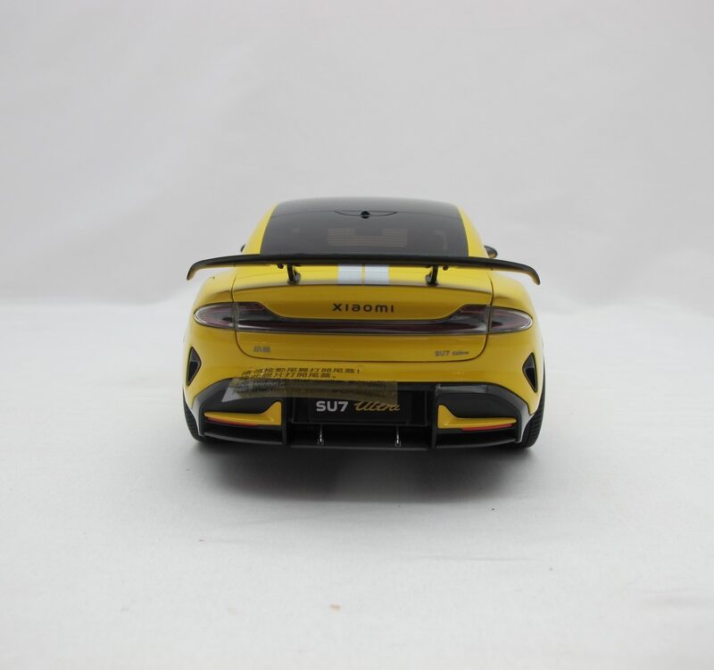 Xiaomi SU7 Ultra 1:18 Die-cast Model Car | Lightning Yellow | Zinc alloy, ABS, SAN, PVC - Image 5