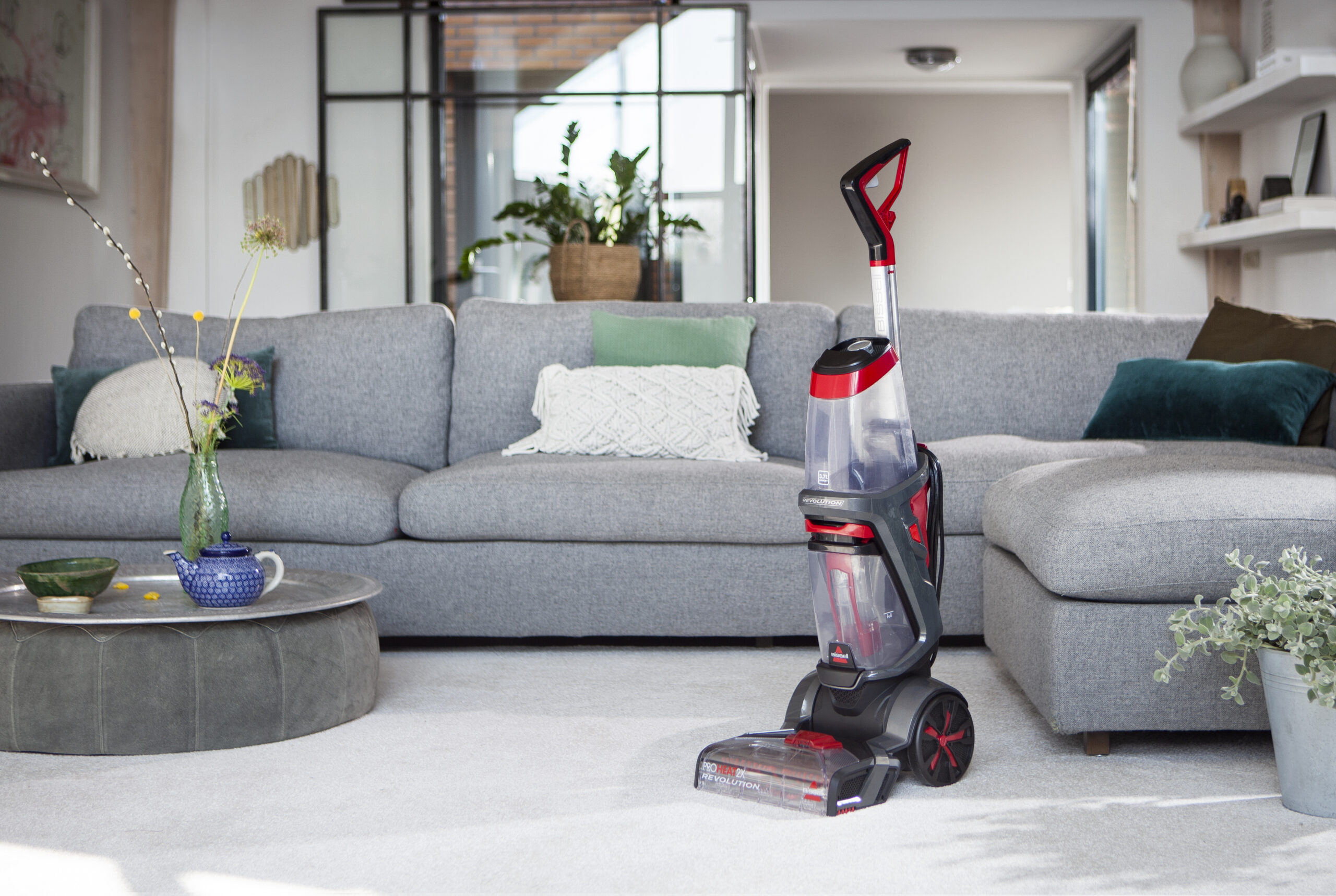 Bissell | Carpet Cleaner | ProHeat 2x Revolution | Corded operating | Handstick | Washing function | 800 W | Red/Titanium | Warranty 24 month(s) - Image 2