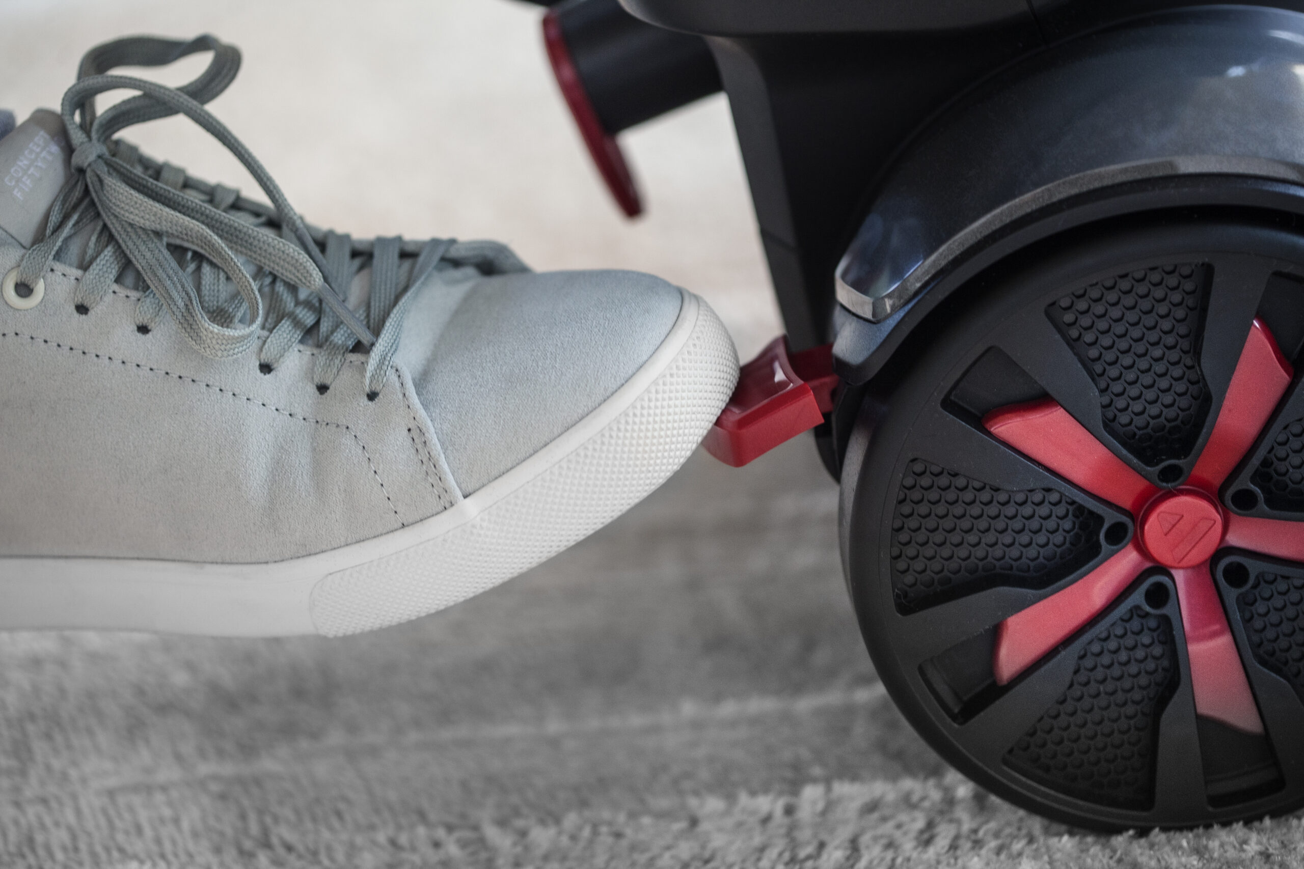 Bissell | Carpet Cleaner | ProHeat 2x Revolution | Corded operating | Handstick | Washing function | 800 W | Red/Titanium | Warranty 24 month(s) - Image 4