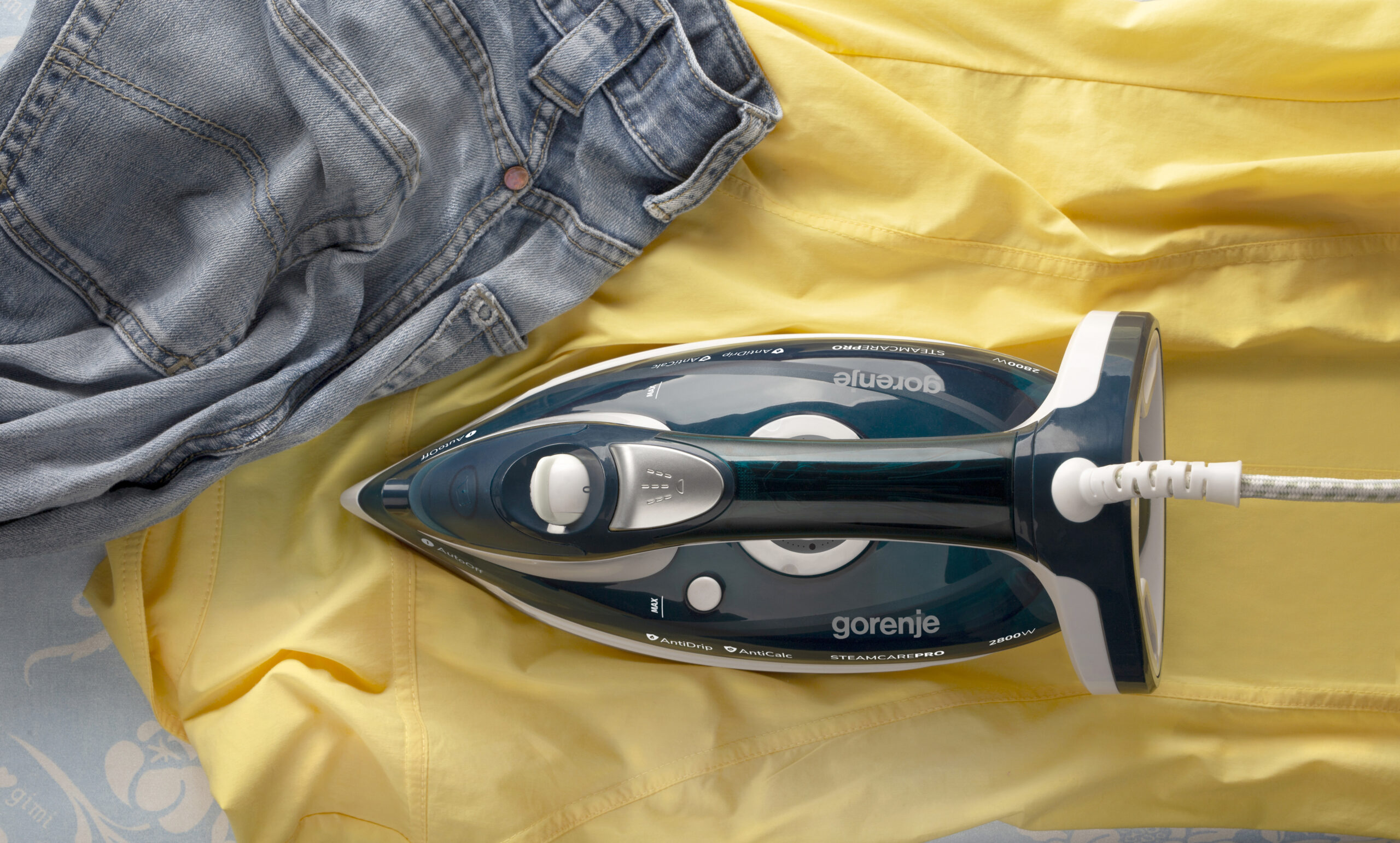 Gorenje | Steam Iron | SIH2800TQC | Steam Iron | 2800 W | Water tank capacity 350 ml | Continuous steam 35 g/min | Steam boost performance 100 g/min | Turquoise/White - Image 11