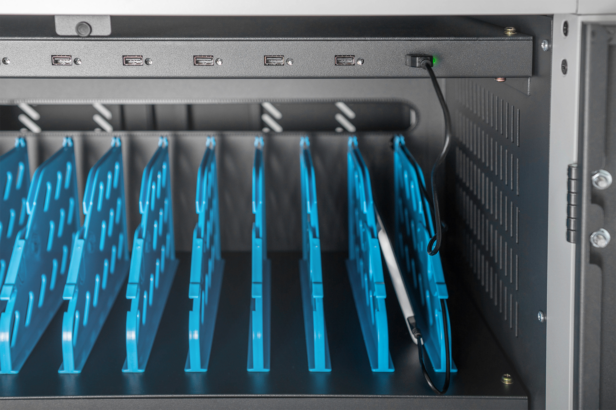 Digitus | Black | Charging Trolley 30 Notebooks / Tablets up to 16" | Pressure lock system with swiveling lever handle on the front and back door, lockable; Safety plug socket with switch on the side - Image 15