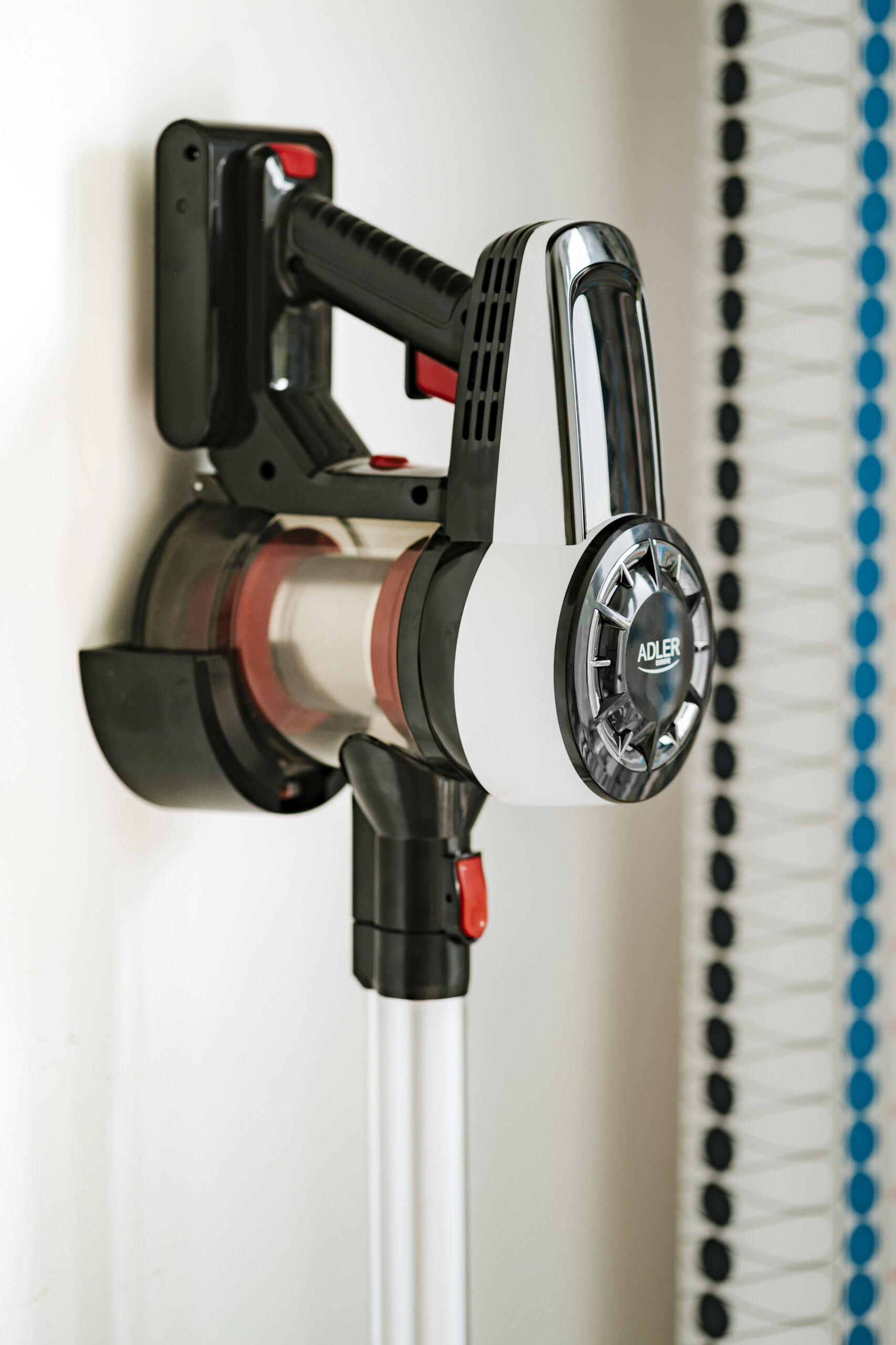 Adler | Vacuum Cleaner | AD 7048 | Cordless operating | Handstick/Handheld | 350 W | Operating time (max) 30 min | Black/Red/White | Warranty 24 month(s) - Image 6