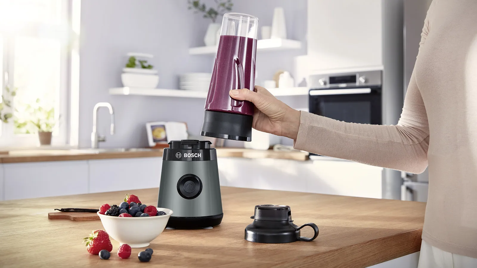 Bosch | VitaPower ToGo Smoothie Maker | MMB2111S | Tabletop | 450 W | Jar material Tritan | Jar capacity 0.6 L | Ice crushing | Silver - Image 5
