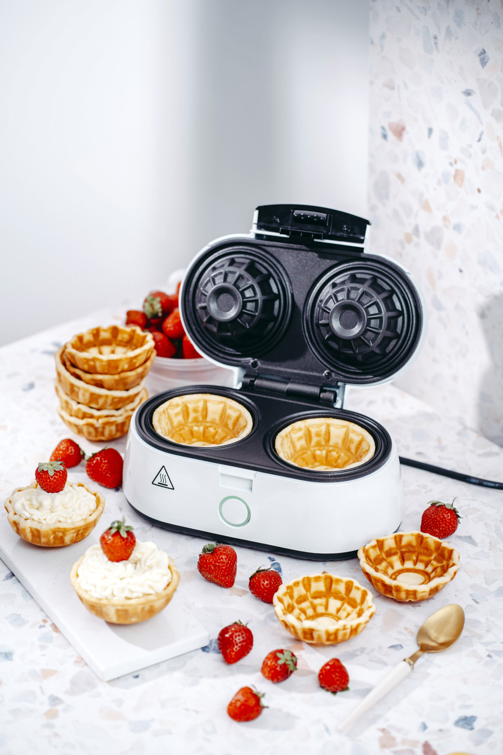 Adler | Waffle Bowl Maker | AD 3062 | 1000 W | Number of pastry 2 | Bowl | White - Image 6