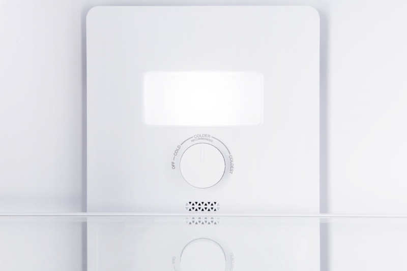 ETA | Refrigerator | ETA275090010E | Energy efficiency class E | Free standing | Combi | Height 180 cm | No Frost system | Fridge net capacity 182 L | Freezer net capacity 71 L | 40 dB | Stainless Steel - Image 8