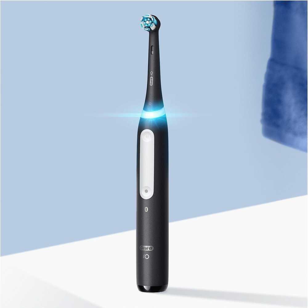 Oral-B | Electric Toothbrush | iO Series 4s | Rechargeable | For adults | Number of brush heads included 1 | Number of teeth brushing modes 4 | Black - Image 3