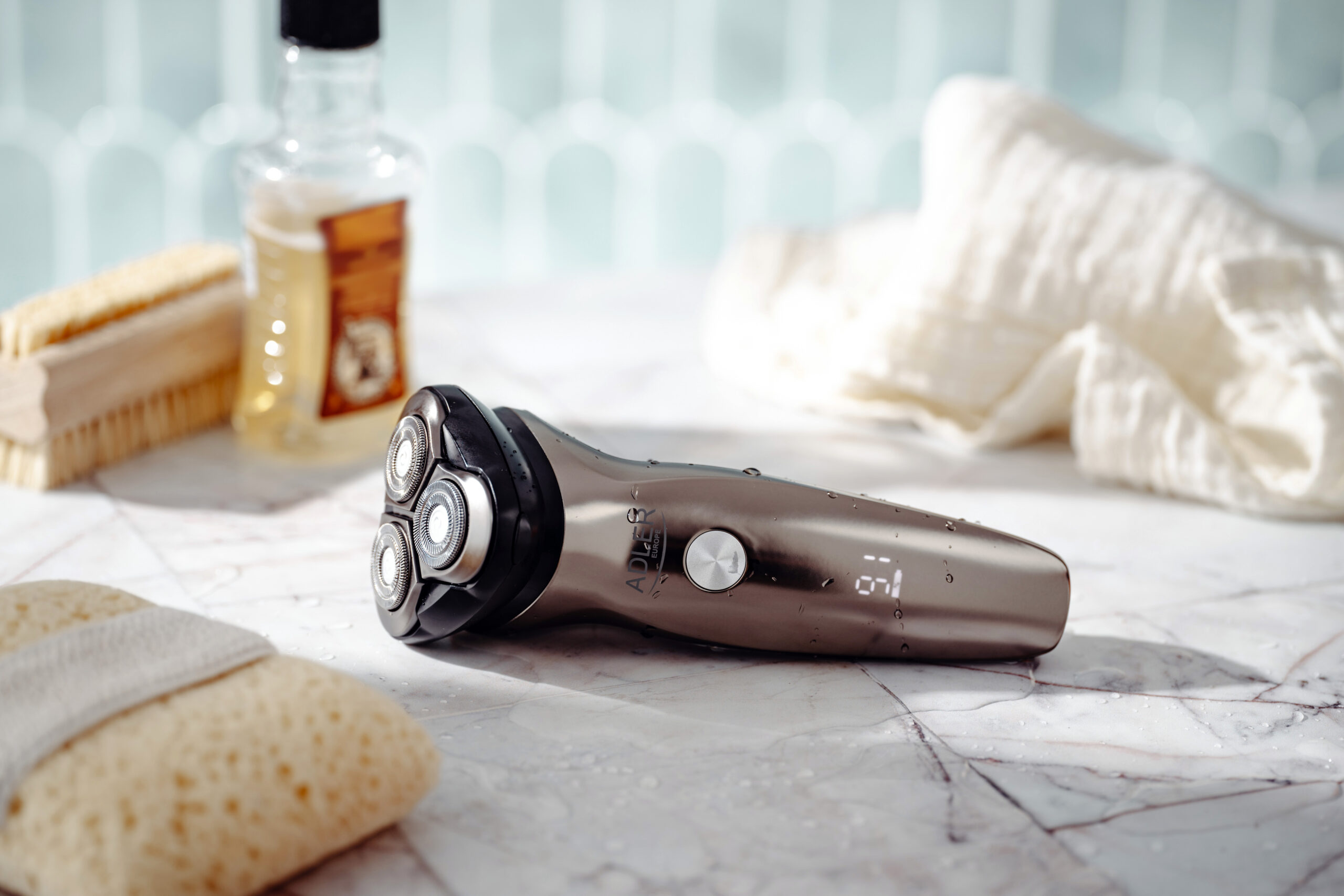 Adler | Electric Shaver with Beard Trimmer | AD 2945 | Operating time (max) 60 min | Wet & Dry - Image 9