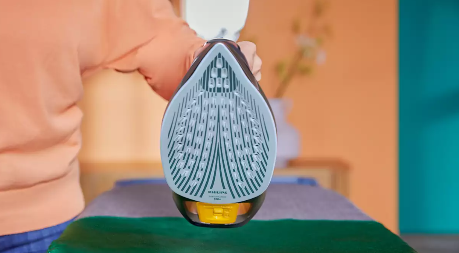 Philips | DST7510/80 | Steam Iron | 3200 W | Water tank capacity 300 ml | Continuous steam 55 g/min | Steam boost performance 260 g/min | Blue/Gold - Image 5