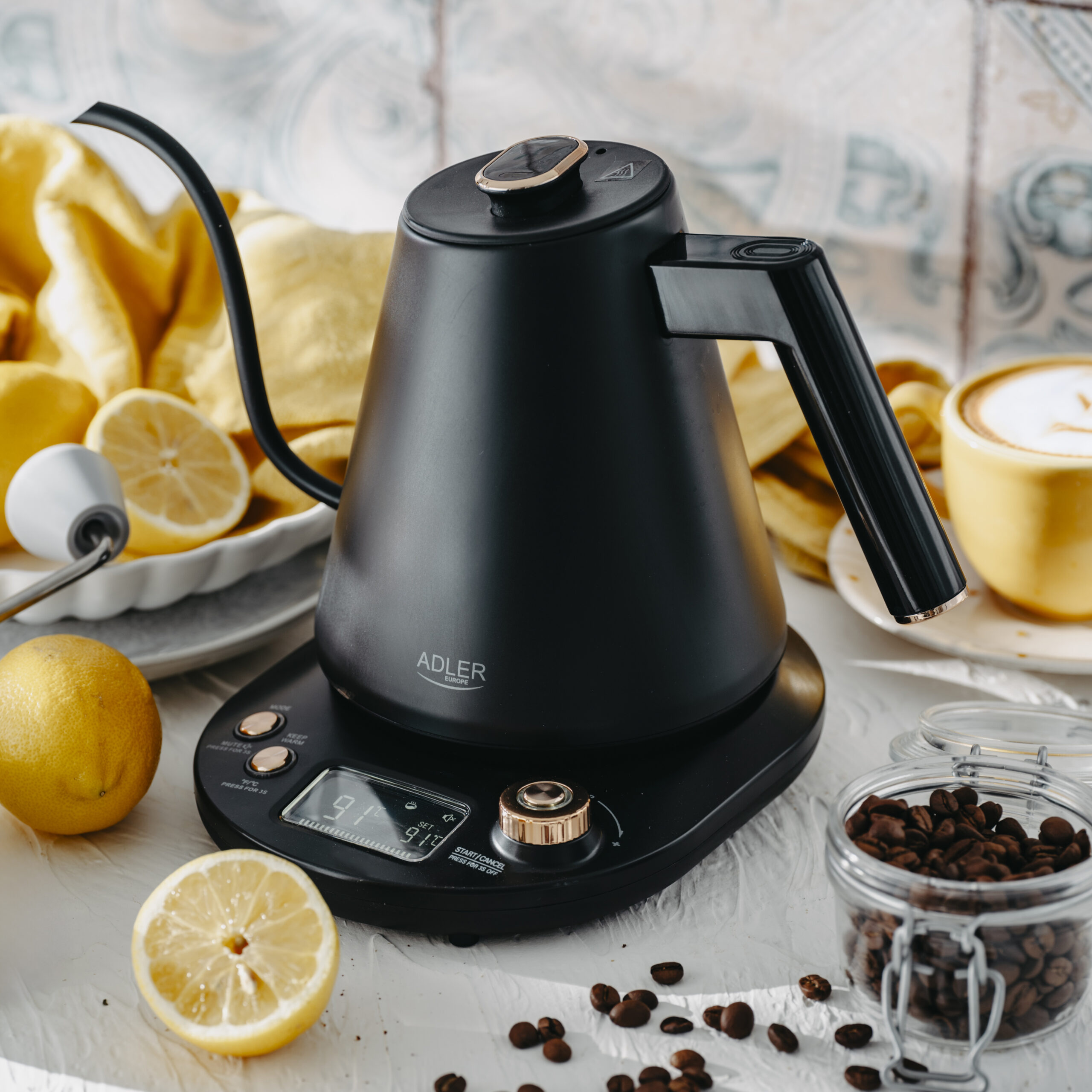 Adler Kettle | AD 1349 | Electric | 1100 W | 1 L | Stainless steel | 360° rotational base | Black/Gold - Image 9