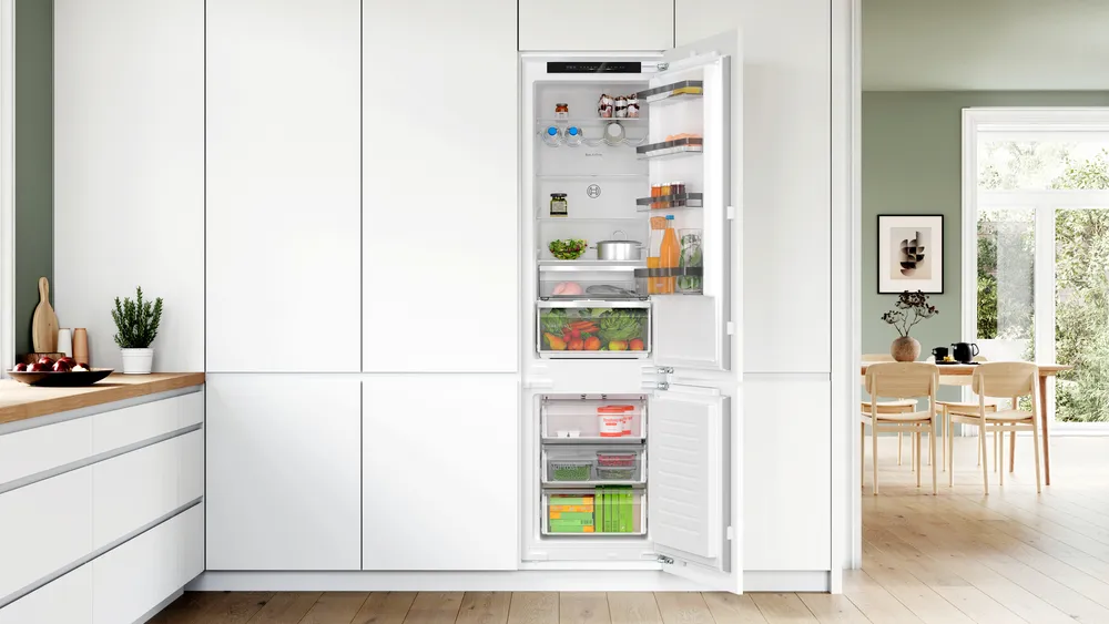 Bosch | Refrigerator | KIN96VFD0 | Energy efficiency class D | Built-in | Combi | Height 193.5 cm | No Frost system | Fridge net capacity 215 L | Freezer net capacity 75 L | Display | 34 dB - Image 5