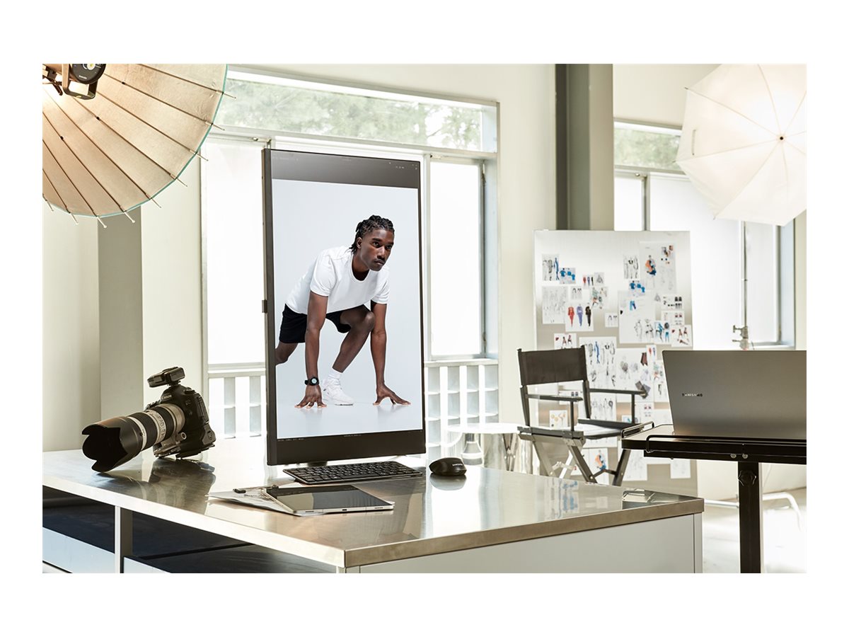 Samsung | LS32D800UAUXEN | 32 " | VA | UHD | 16:9 | 60 Hz | 5 ms | 3840 x 2160 pixels | 350 cd/m² | Black - Image 6