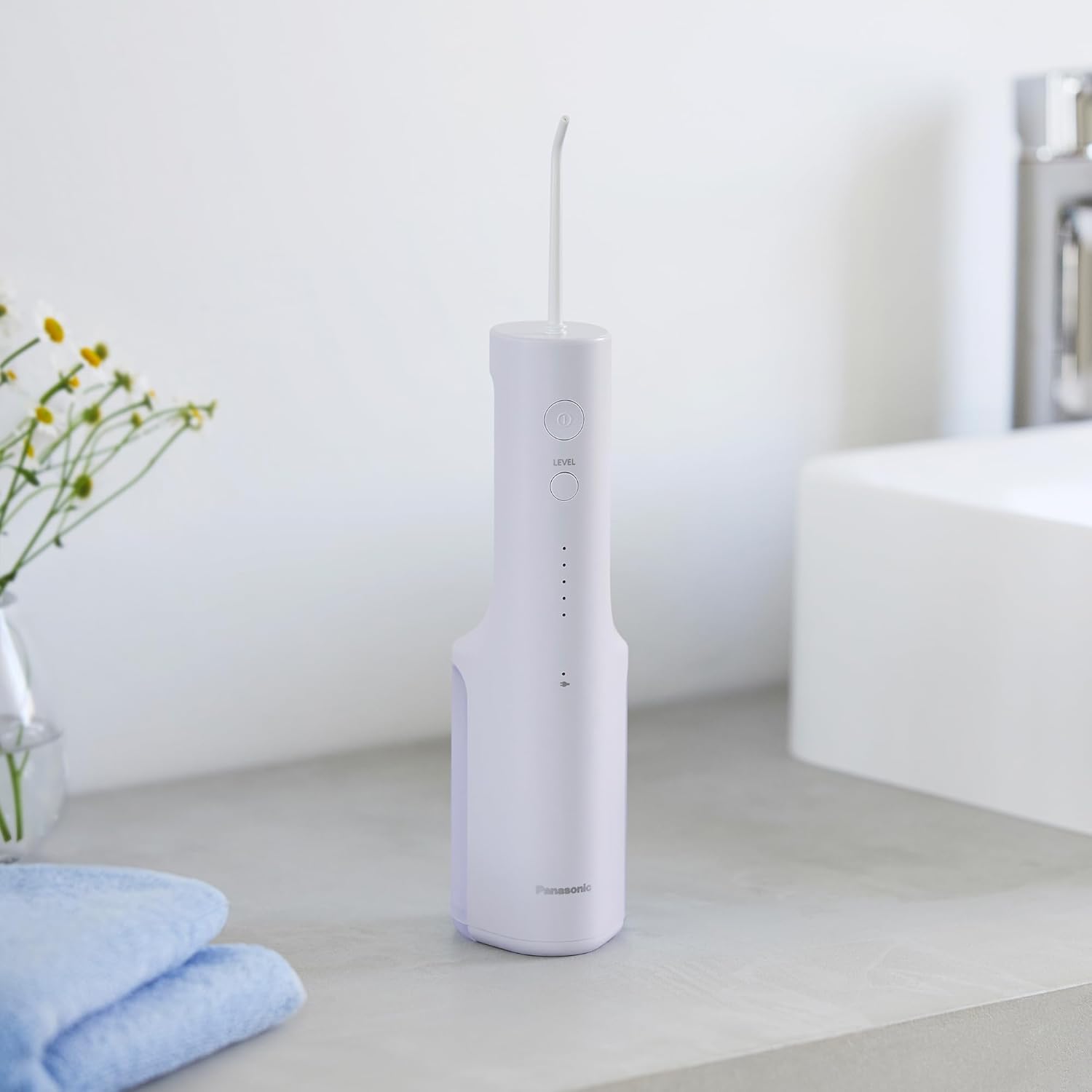 Panasonic Oral Irrigator | EW-DJ26-V303 | Cordless | 200 ml | Number of heads 2 | White - Image 2
