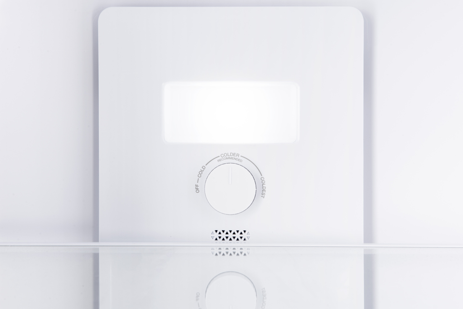 ETA Refrigerator | ETA275090000E | Energy efficiency class E | Free standing | Combi | Height 180 cm | No Frost system | Fridge net capacity 182 L | Freezer net capacity 71 L | 40 dB | White - Image 7