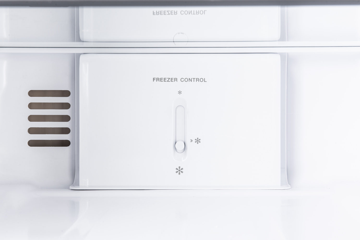 ETA Refrigerator | ETA275090000E | Energy efficiency class E | Free standing | Combi | Height 180 cm | No Frost system | Fridge net capacity 182 L | Freezer net capacity 71 L | 40 dB | White - Image 8