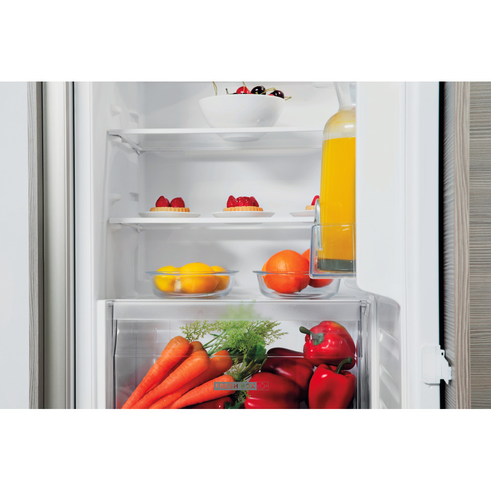 Whirlpool Refrigerator | ARG 7342 | Energy efficiency class E | Built-in | Larder | Height 122 cm | Fridge net capacity 171 L | Freezer net capacity 18 L | 36 dB | Inox - Image 4