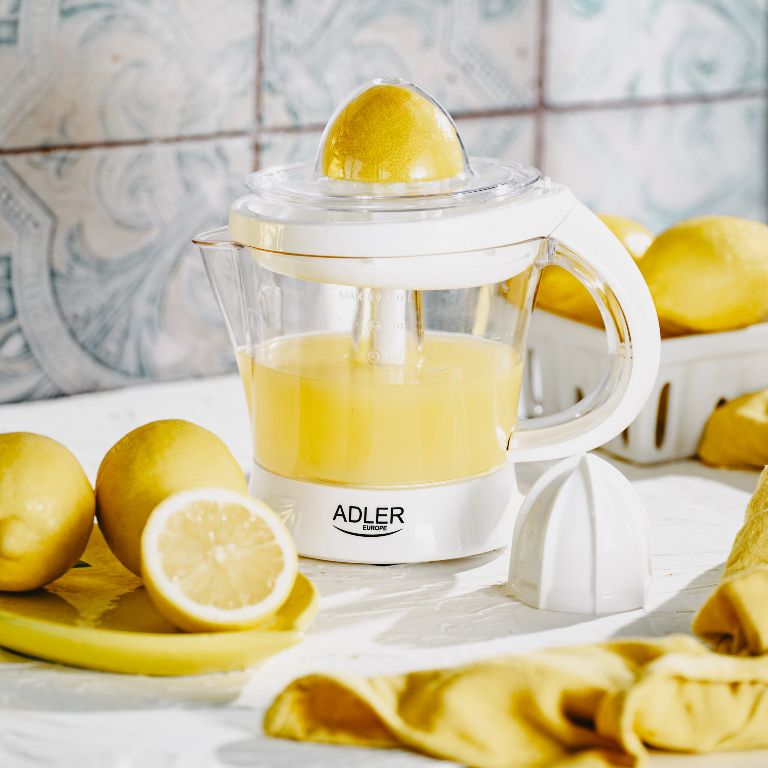 Adler Citrus Juicer | AD 4014 | Type Citrus juicer | White | 40 W | Number of speeds 1 - Image 9