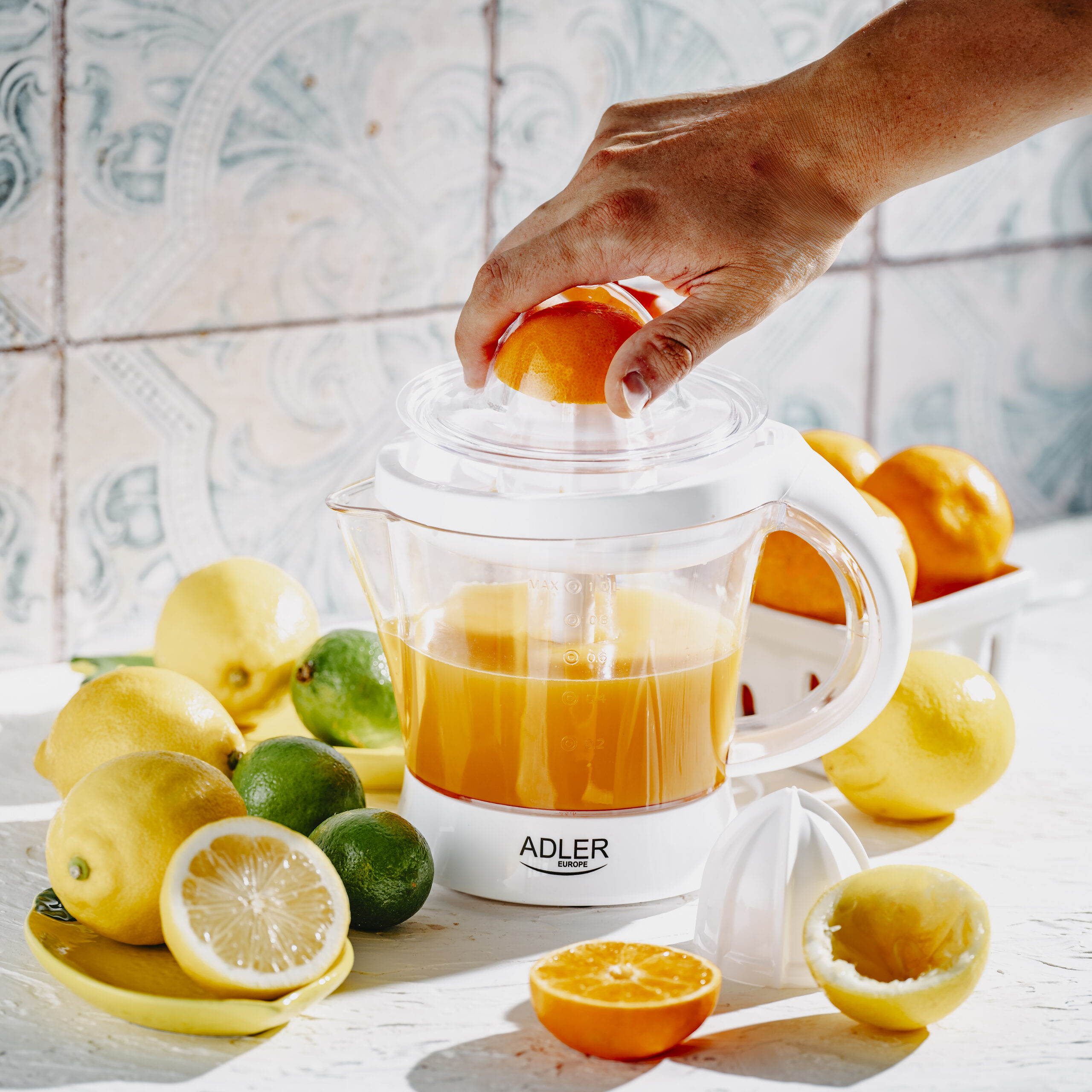 Adler Citrus Juicer | AD 4014 | Type Citrus juicer | White | 40 W | Number of speeds 1 - Image 10