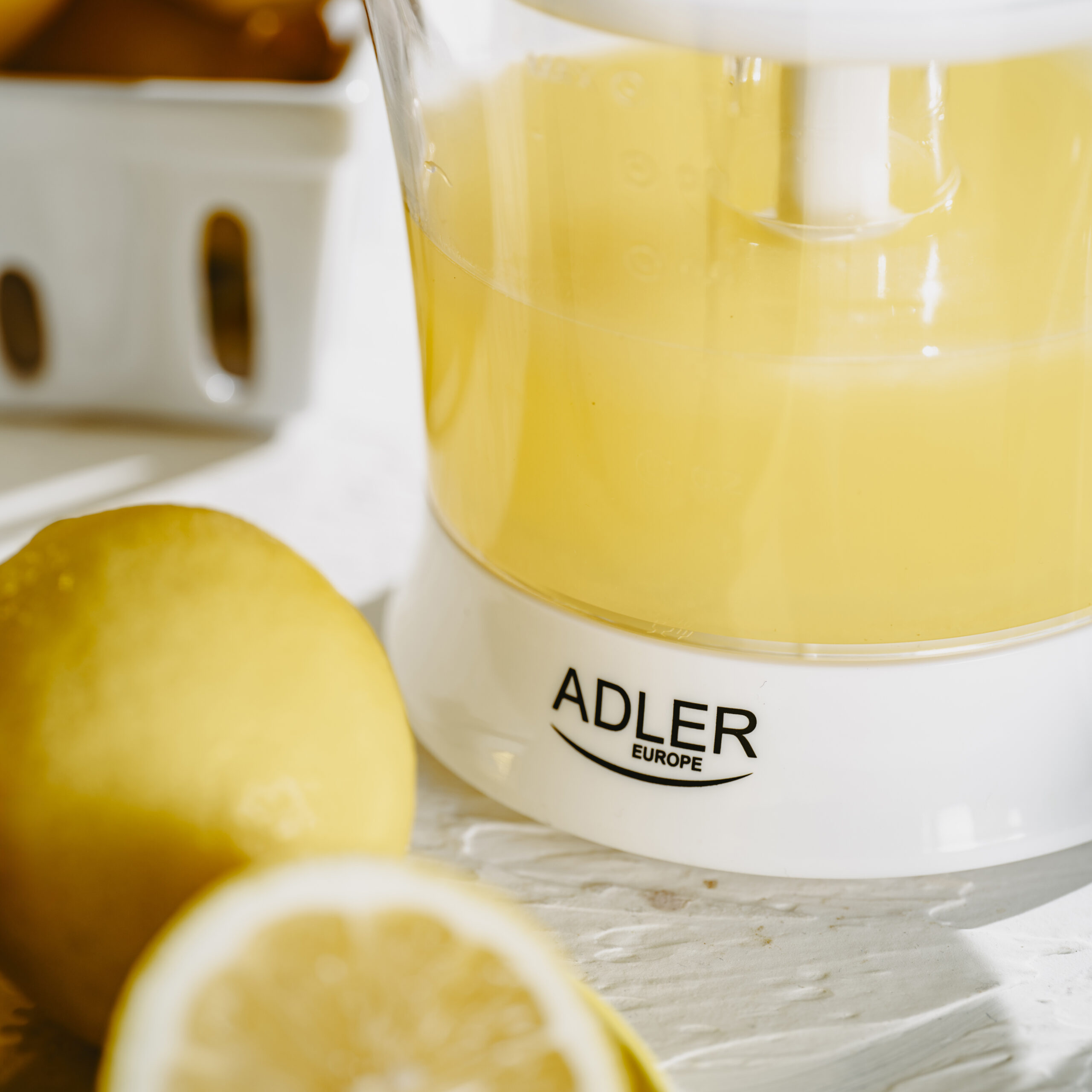 Adler Citrus Juicer | AD 4014 | Type Citrus juicer | White | 40 W | Number of speeds 1 - Image 11