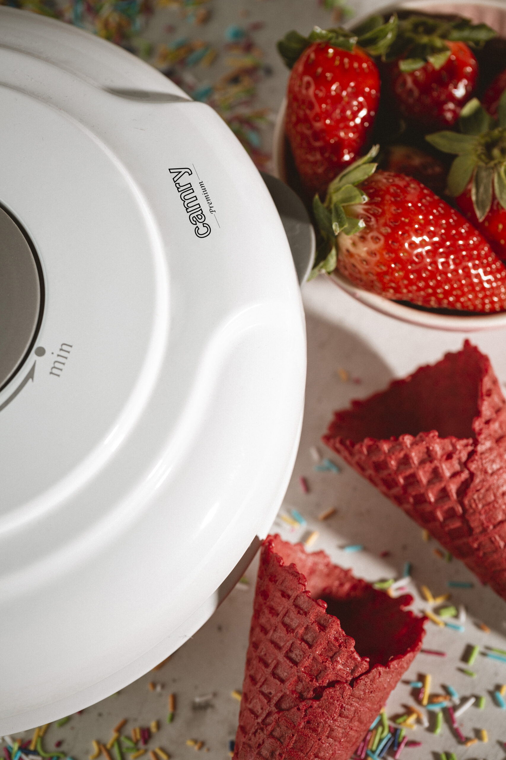 Camry Waffle maker/cone maker | CR 3082 | 750 W | Number of pastry 1 | Waffle | White - Image 11