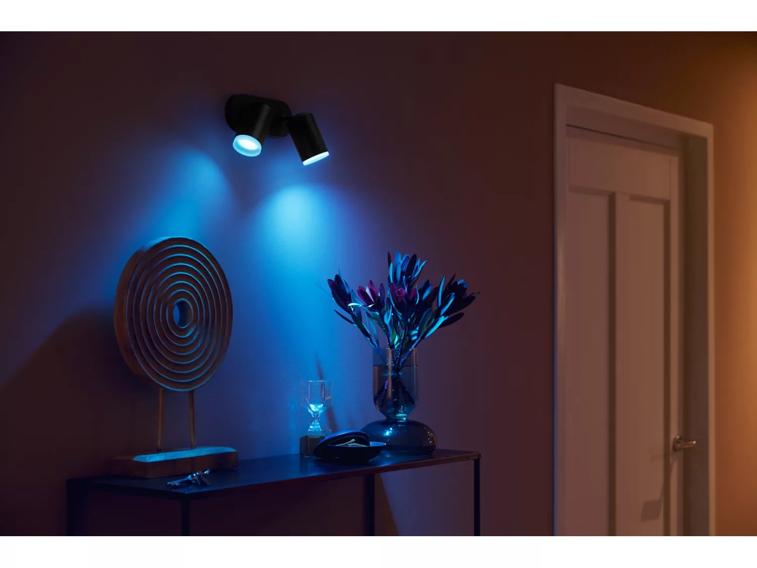 Philips Hue WCA Fugato Spotlight | GU10 | 2x5.7 W | 2000-6500 Hue White Colour Ambiance - Image 5
