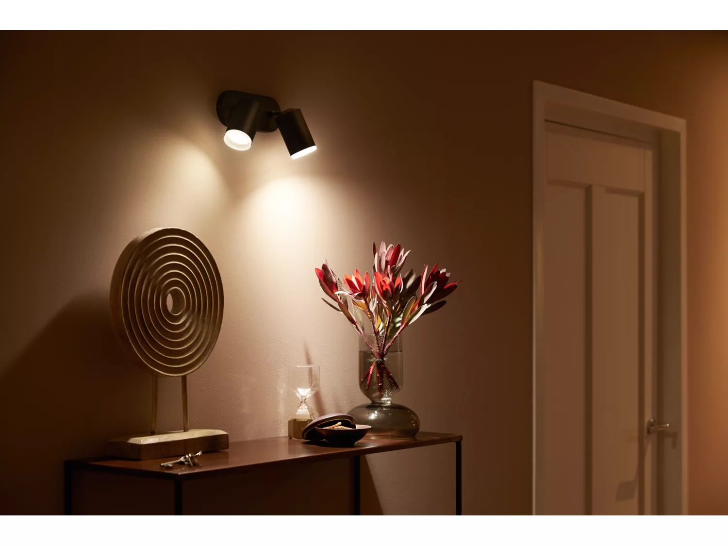 Philips Hue WCA Fugato Spotlight | GU10 | 2x5.7 W | 2000-6500 Hue White Colour Ambiance - Image 6