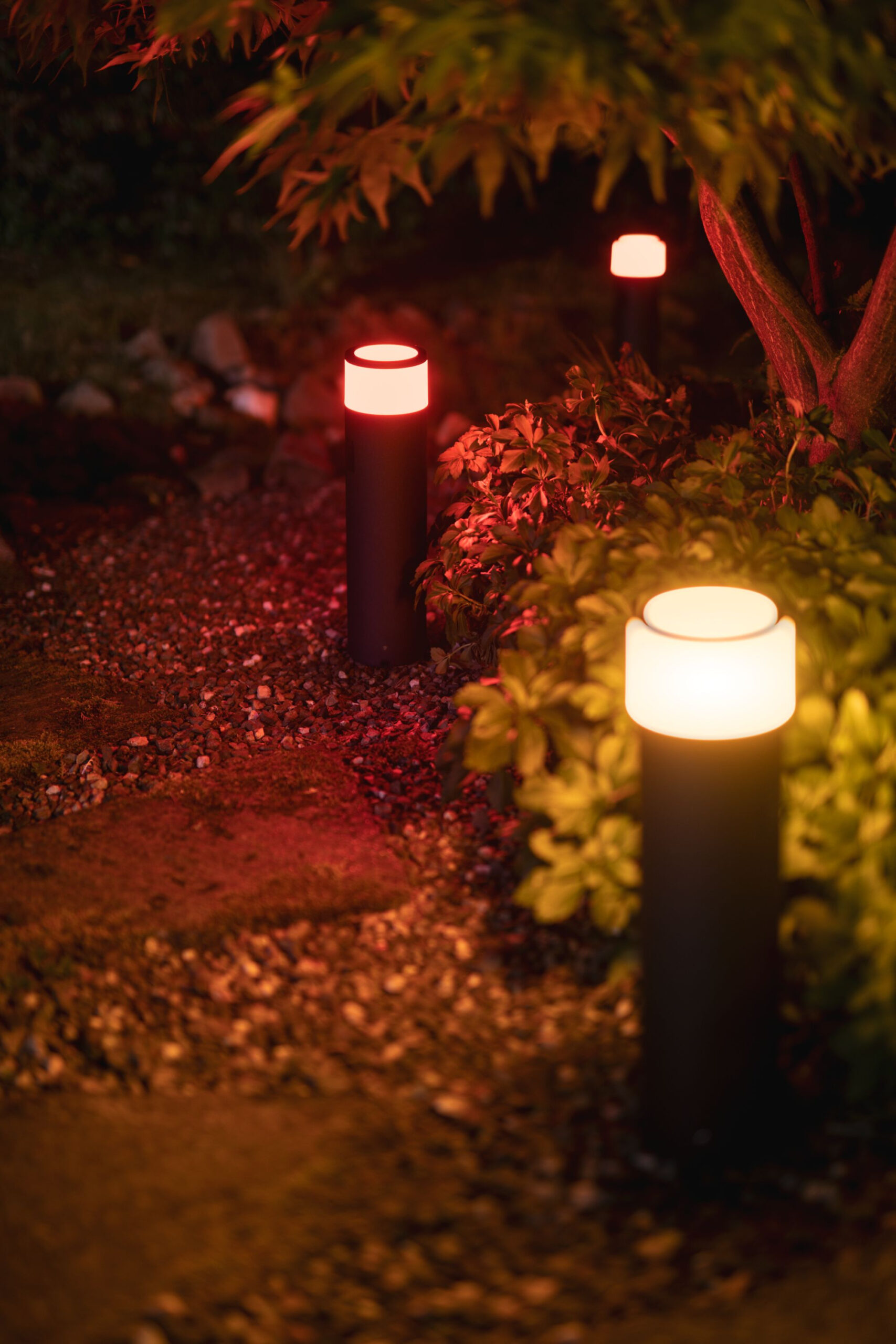 Philips Hue WCA Calla Outdoor Large Bollard, Black | 8 W | 2000-6500 Hue White Colour Ambiance - Image 10