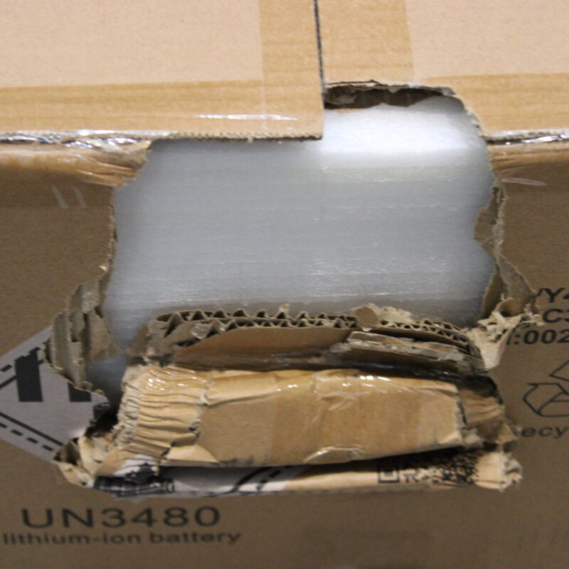 SALE OUT. Deye ESS GB-L Battery Module 4.09 kWh HV | DAMAGED PACKAGING - Image 2