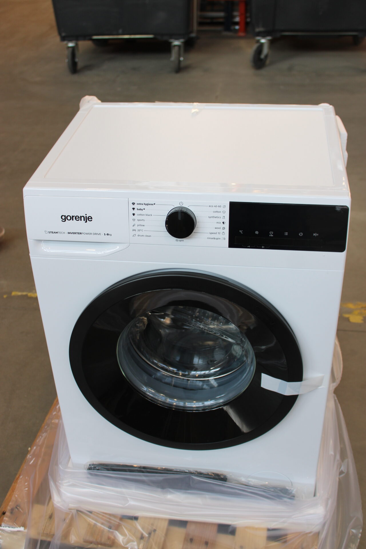 SALE OUT. Gorenje W11NHPI84AS Washing machine, A, Front loading, 8 kg, 1400 RPM, Depth 54 cm, White | Gorenje Washing Machine | W11NHPI84AS | Energy efficiency class A | Front loading | Washing capacity 8 kg | 1400 RPM | Depth 54 cm | Width 60 cm | Display | LED | Steam function | White | DAMAGED PACKAGING, SCRATCHES ON SCREEN - Image 4