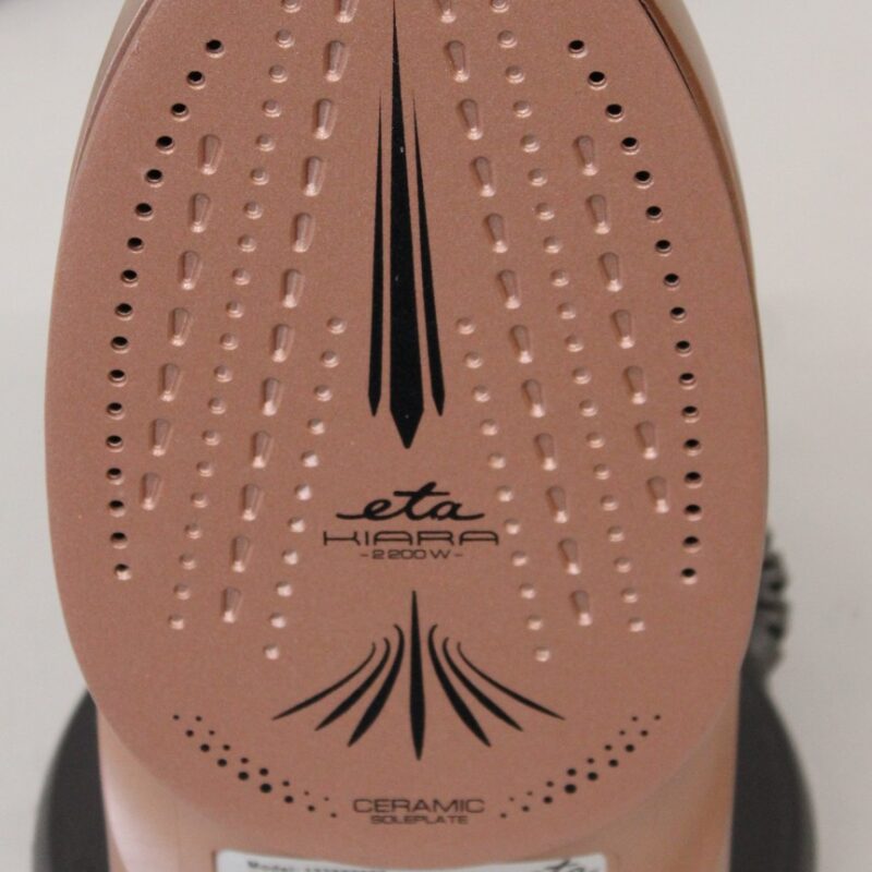 SALE OUT. ETA ETA127690000 Kiara Iron, Ceramic, 2200 W, Water tank 220 ml, Black | ETA | Iron | Kiara ETA127690000 | Cordless Steam Iron | 2200 W | Water tank capacity 220 ml | Continuous steam 40 g/min | Steam boost performance 90 g/min | Black | DAMAGED PACKAGING, BROKEN WATER CUP, SCRATCHED, SCRATCHED PAINT FROM FRONT OF IRON - Image 9
