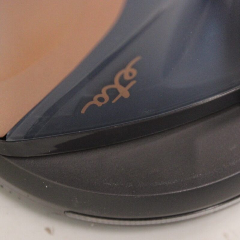 SALE OUT. ETA ETA127690000 Kiara Iron, Ceramic, 2200 W, Water tank 220 ml, Black | ETA | Iron | Kiara ETA127690000 | Cordless Steam Iron | 2200 W | Water tank capacity 220 ml | Continuous steam 40 g/min | Steam boost performance 90 g/min | Black | DAMAGED PACKAGING, BROKEN WATER CUP, SCRATCHED, SCRATCHED PAINT FROM FRONT OF IRON - Image 10