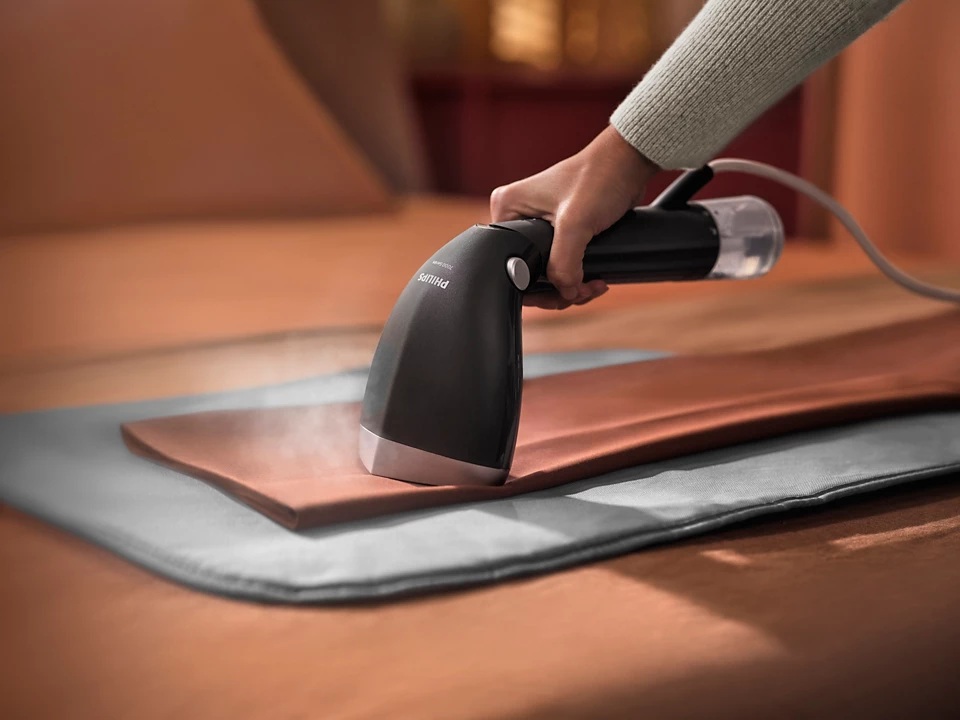 Philips | Garment steamer | STH7040/80 7000 Series | Handheld | 1500 W | 01/02 L | 28 g/min | Cashmere gray - Image 9