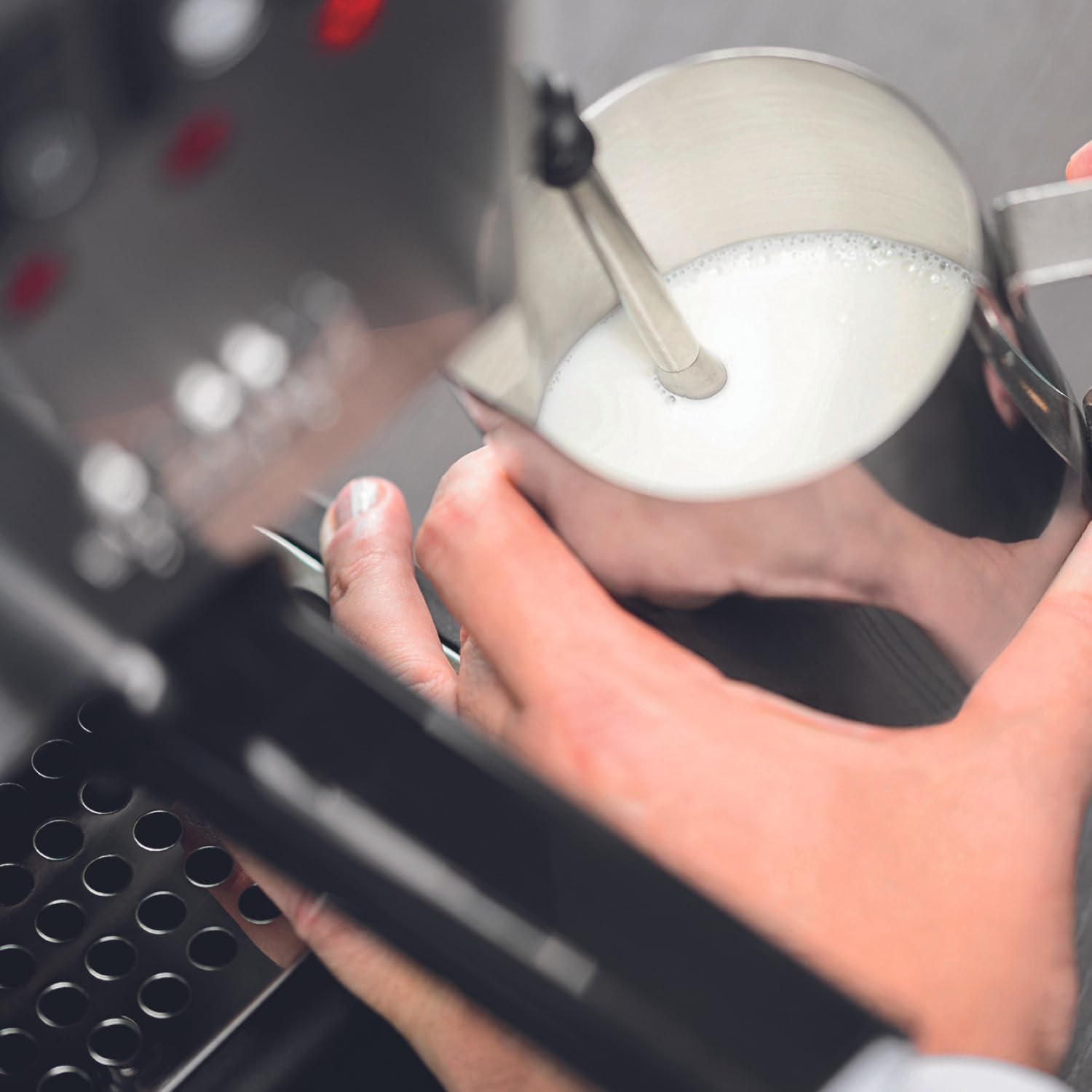 Gaggia | Coffee Maker | RI9481/11 Classic E24 | Pump pressure 15 bar | Built-in milk frother | Semi-automatic | Brushed Stainless Steel - Image 4