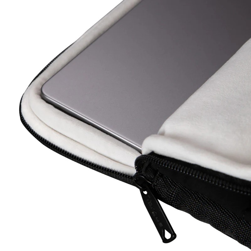 Targus Puffer 15-16" Sleeve - Black | Targus - Image 7