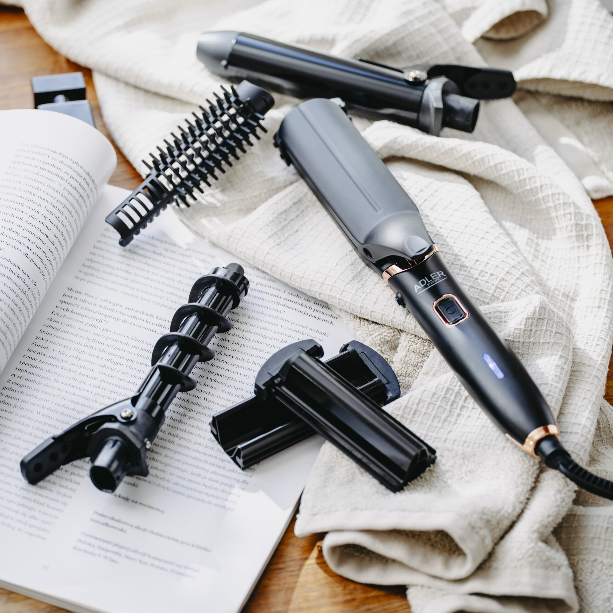 Adler Hair Styling Set 5-in-1 | AD 2028 | Ceramic heating system | 1200 W | Black - Image 8