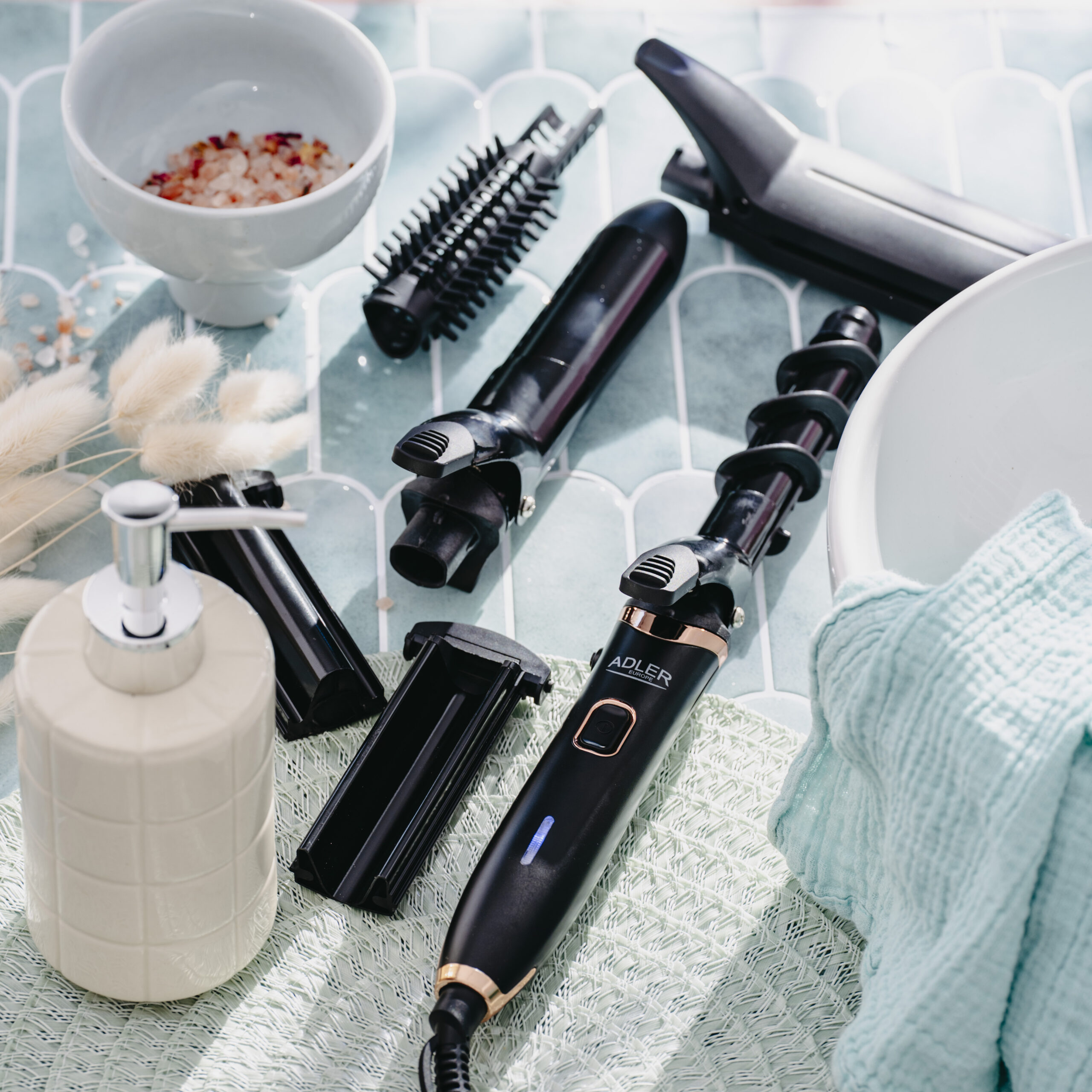 Adler Hair Styling Set 5-in-1 | AD 2028 | Ceramic heating system | 1200 W | Black - Image 9