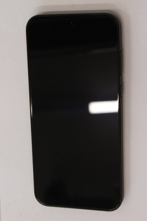 SALE OUT. OnePlus 15 (Infinite Black) DS 6.78" LTPO AMOLED 1272x2800/4.6GHz&3.62GHz/256GB/12GB RAM/Android 16/WiFi,BT,5G | OnePlus | UNPCKED, SC RTACHES ON PROTECTIV SCREEN GLASS - Image 3