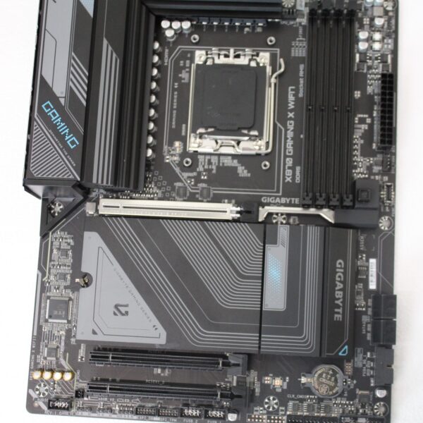 SALE OUT. Gigabyte X870 GAMING X WIFI7 1.0 | Processor family AMD | Processor socket AM5 | DDR5 | Supported hard disk drive interfaces SATA, M.2 | Number of SATA connectors 4 | REFURBISHED, USED, WITHOUT INSTRUCTIONS, ORIGINAL BOX, ANTENNA
