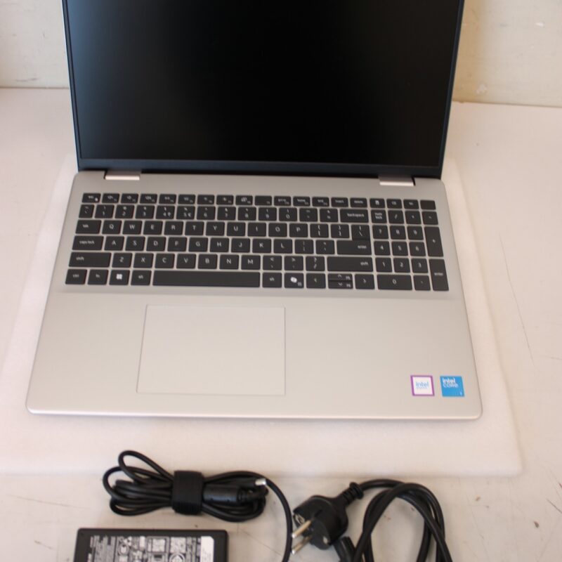 SALE OUT. Dell 16 AG 2.5K i7-150U/16GB/512GB/Intel Graphics/Ubuntu/ENG Backlit Kbd/FP/Silver/3Y ProSupport NBD OnSite Warranty | Dell 16 DC16251 | Platinum Silver | 16 " | 2.5K | 2560 x 1600 pixels | Anti-glare | Intel Core 7 | 150U | 16 GB | DDR5 | Solid-state drive capacity 512 GB | Intel Graphics | Ubuntu | Keyboard language English | Keyboard backlit | Warranty 34 month(s) | Battery warranty 12 month(s) | DAMAGED PACKAGING - Image 2