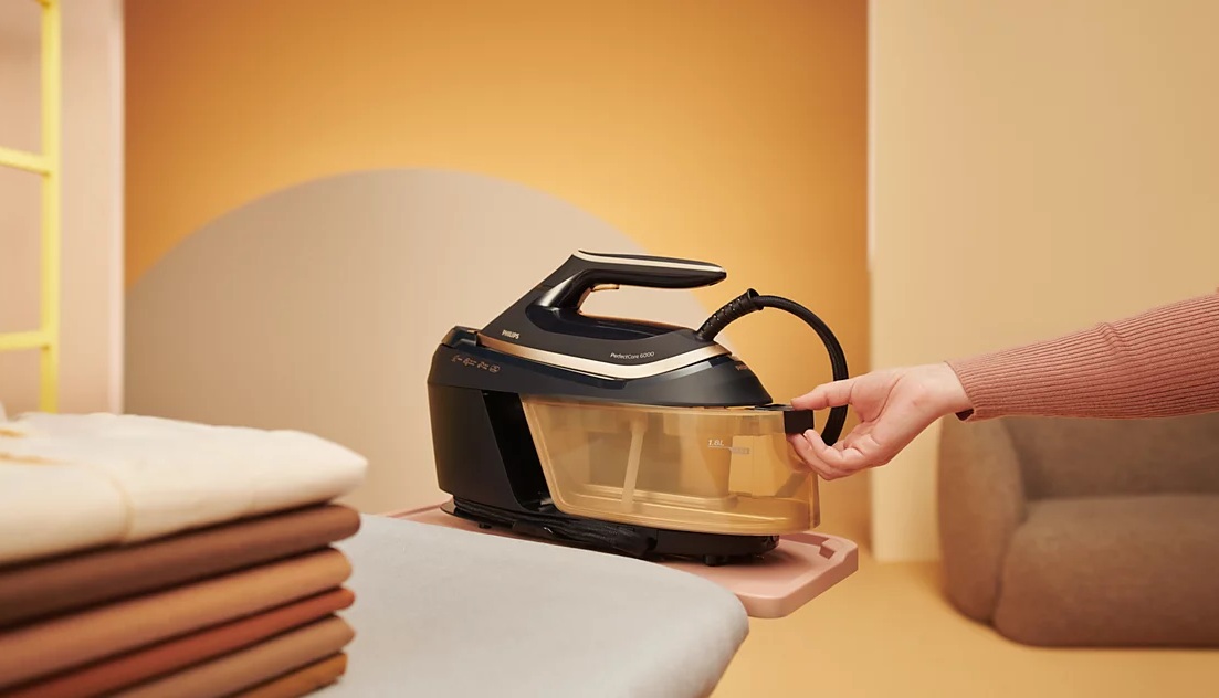 Philips Steam Station | PSG6064/80 6000 Series PerfectCare | 2400 W | 1.8 L | 8 bar | Auto power off | Vertical steam function | Calc-clean function - Image 15