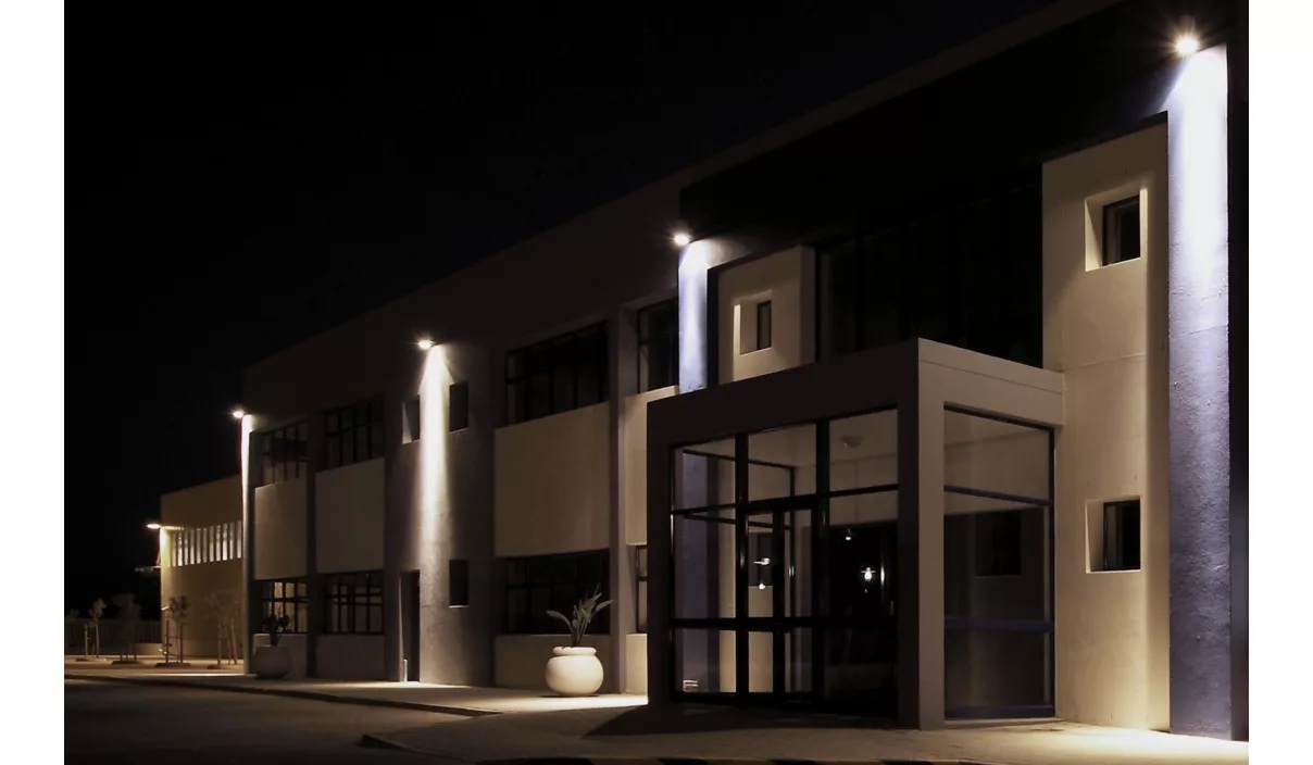 Philips LED Floodlight 50W 4000K 4750LM IP65 - Image 2