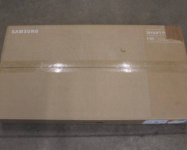 SALE OUT. Samsung | LS32FM801UUXDU | 32 " | VA | 16:9 | 60 Hz | 4 ms | 3840 x 2160 pixels | 400 cd/m² | HDMI ports quantity 1 | White | Warranty 24 month(s) | DAMAGED PACKAGING